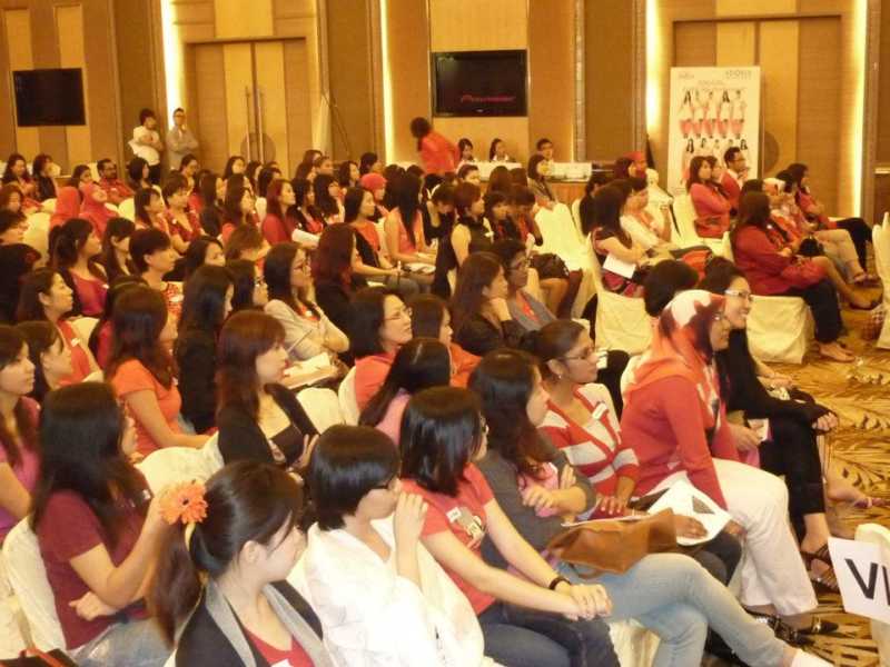 Red-Carpet-Modeling-Conference-2011-11