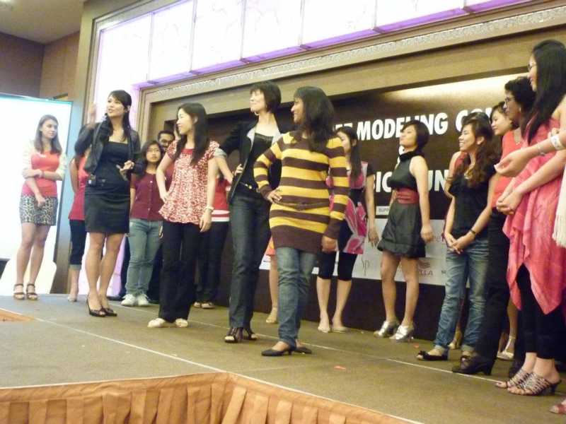 Red-Carpet-Modeling-Conference-2011-23